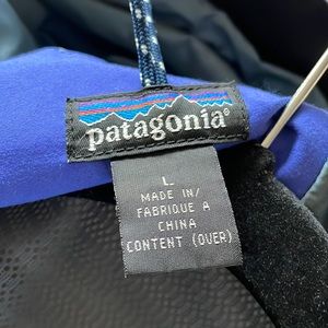Vintage Patagonia Hooded Rain Jacket in excellent condition. No tears.